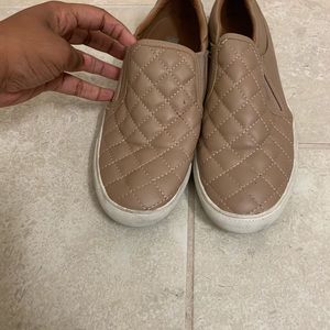 Steve madden slip on